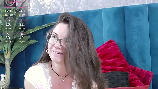 Snapshot of Roxie_Anne chatting on 07/10/26, 05:57 Roxie Anne online show from 07/10/26, 05:57