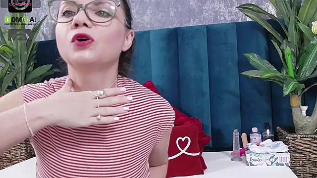 Roxie Anne online show from 03/31/26, 05:31