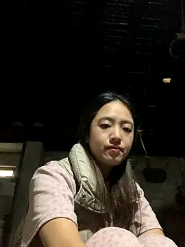 Snapshot of Fzhani chatting on 10/22/25, 02:22 Fzhani online show from 10/22/25, 02:22
