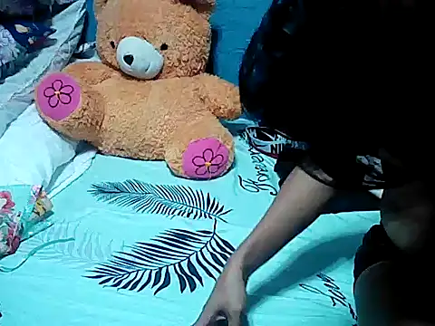 Snapshot of SmallluncutCock chatting on 11/16/25, 05:56 SmallluncutCock online show from 11/16/25, 05:56