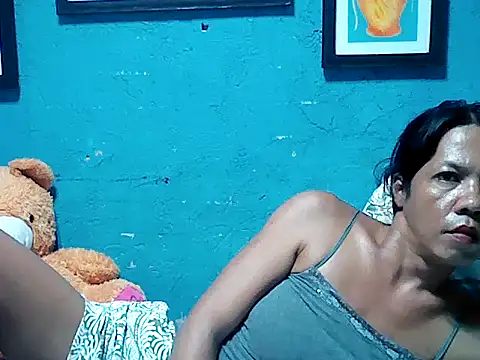 Snapshot of SmallluncutCock chatting on 11/12/25, 02:48 SmallluncutCock online show from 11/12/25, 02:48