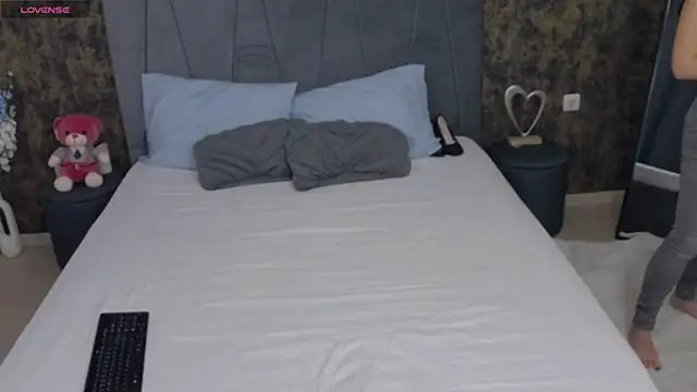 AmberMinxy online show from 11/27/25, 06:25