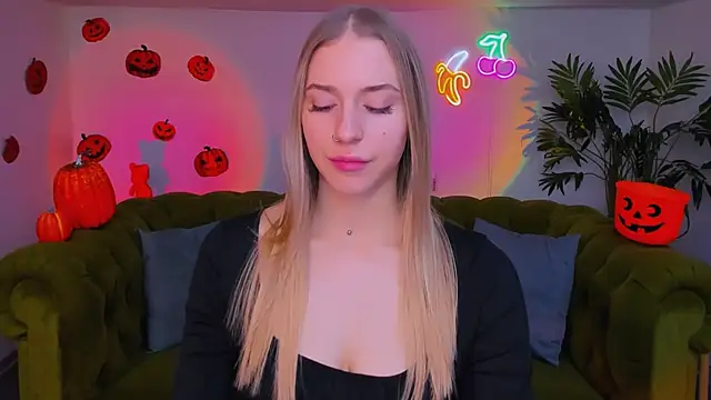 sassy cutie online show from 11/12/25, 06:28