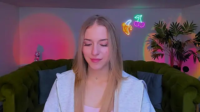 sassy cutie online show from 11/13/25, 08:02