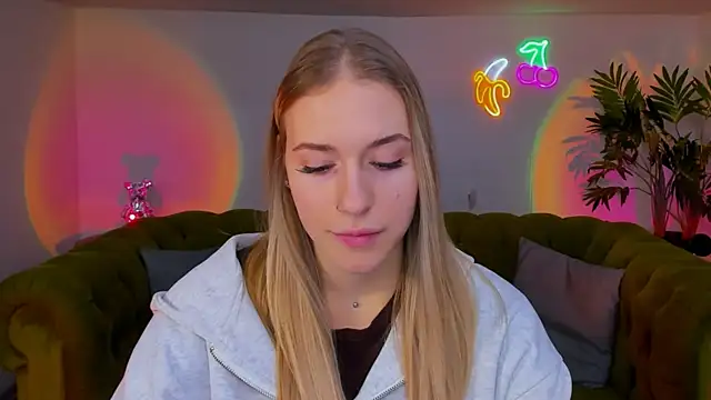 sassy cutie online show from 11/25/25, 01:22