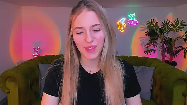 sassy cutie online show from 11/28/25, 08:20