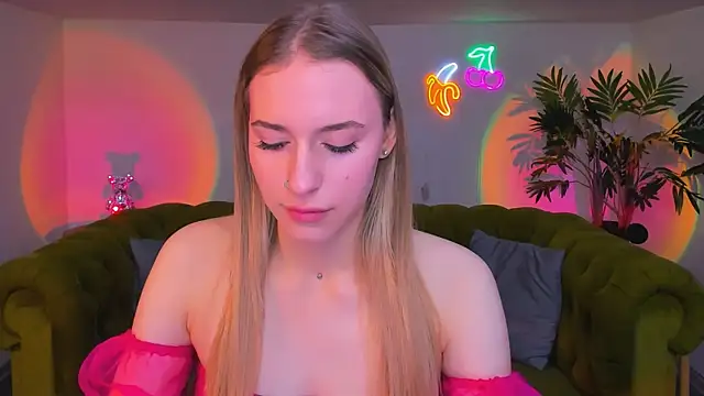 sassy cutie online show from 11/30/25, 06:25