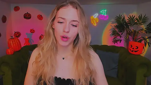 sassy cutie online show from 11/03/25, 01:37