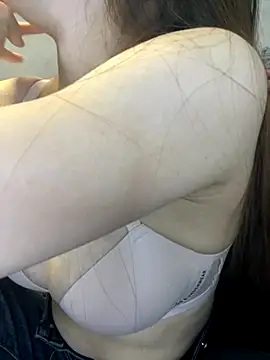 kitty-20x online show from 11/17/25, 02:10