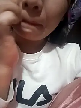 -Lanaa- online show from 11/19/25, 06:19