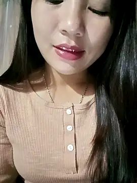 -Lanaa- online show from 11/13/25, 06:01