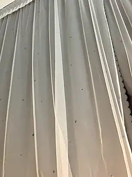 helo-kitty online show from 10/30/25, 08:39