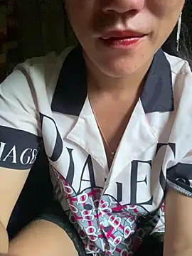 Snapshot of Phantamay chatting on 07/17/26, 11:24 Phantamay online show from 07/17/26, 11:24