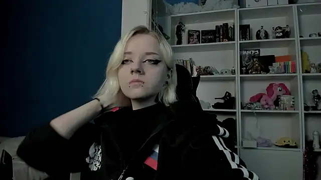 Snapshot of Holy_Mistress_S chatting on 01/06/26, 09:35 Holy Mistress S online show from 01/06/26, 09:35