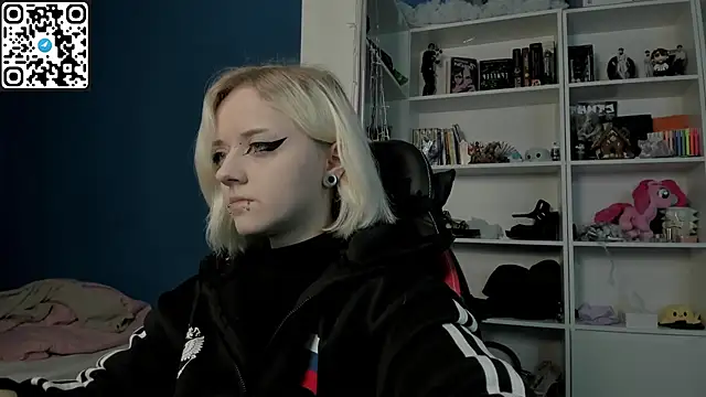 Snapshot of Holy_Mistress_S chatting on 01/07/26, 09:36 Holy Mistress S online show from 01/07/26, 09:36