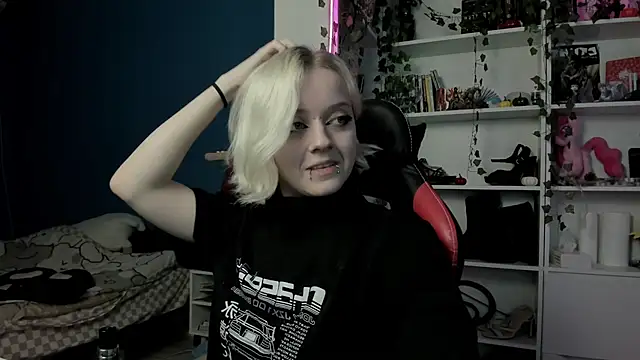 Holy Mistress S online show from 11/07/25, 10:20