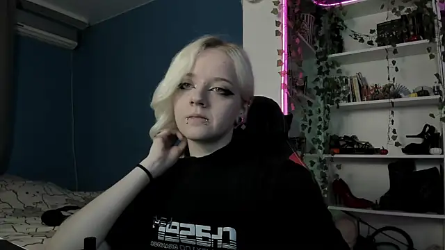 Holy Mistress S online show from 11/09/25, 09:35