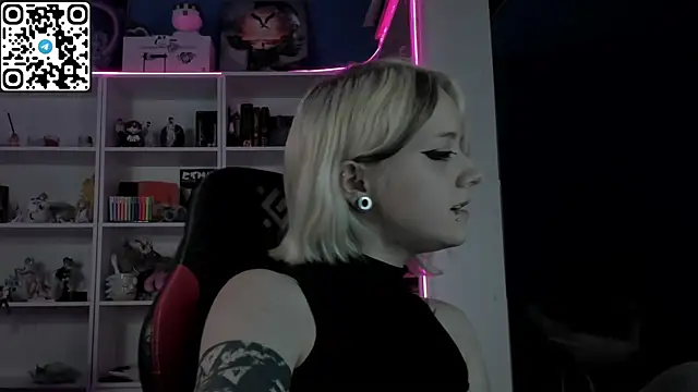 Holy Mistress S online show from 06/03/26, 09:54