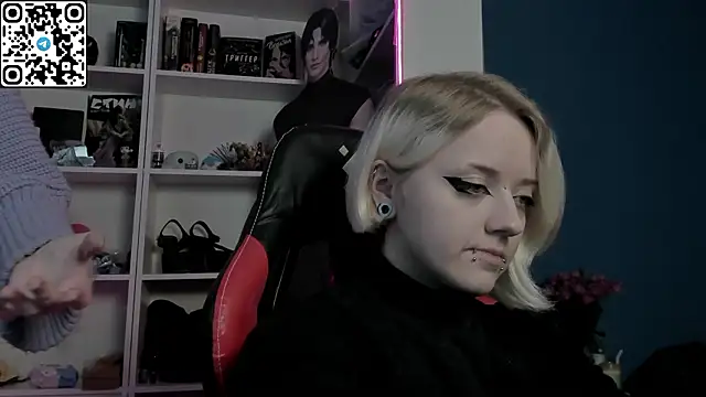 Snapshot of Holy_Mistress_S chatting on 02/14/26, 11:32 Holy Mistress S online show from 02/14/26, 11:32