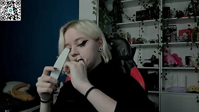 Holy Mistress S online show from 12/02/25, 10:28