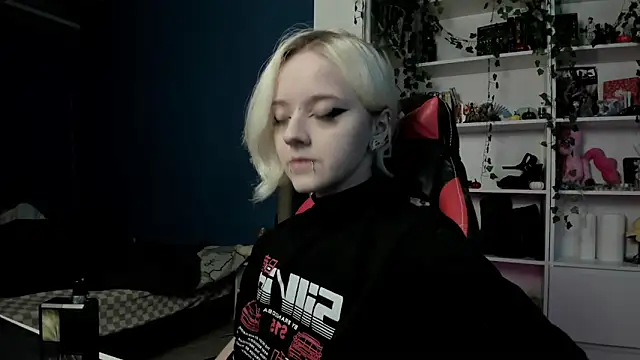 Holy Mistress S online show from 11/05/25, 09:34