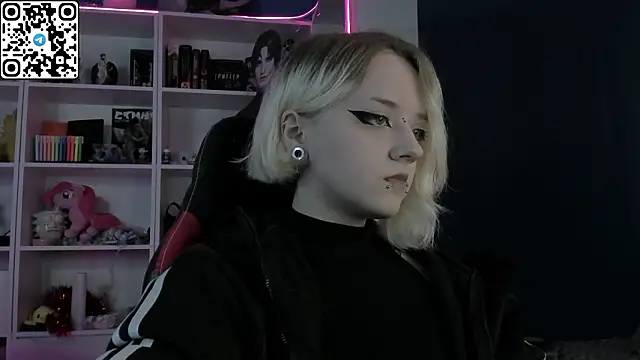 Snapshot of Holy_Mistress_S chatting on 02/27/26, 09:42 Holy Mistress S online show from 02/27/26, 09:42