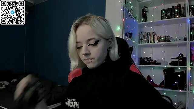 Holy Mistress S online show from 12/14/25, 10:32