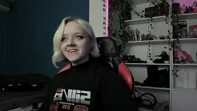 Holy Mistress S online show from 11/12/25, 09:02