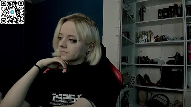 Holy Mistress S online show from 12/17/25, 10:09