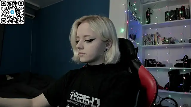 Holy Mistress S online show from 12/16/25, 09:35