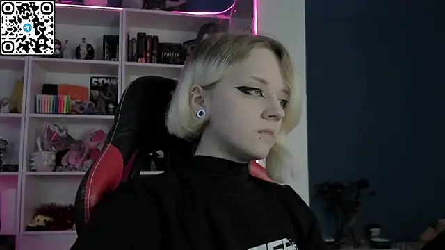 Holy Mistress S online show from 03/21/26, 09:25