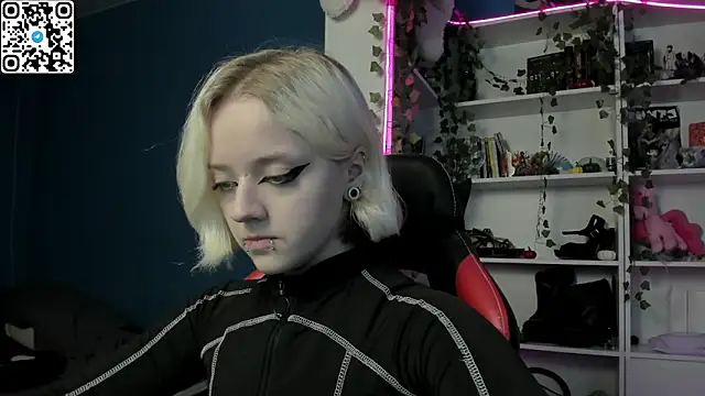 Holy Mistress S online show from 12/05/25, 10:14