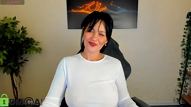 Sara Devills online show from 04/19/26, 08:48