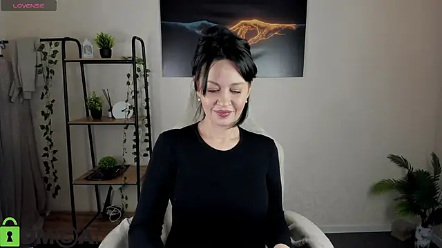 Sara Devills online show from 12/15/25, 01:11