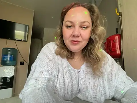 Snapshot of _GloriaLowe_ chatting on 10/27/25, 08:26  GloriaLowe  online show from 10/27/25, 08:26
