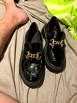 fortheloveofheels74 online show from 11/18/25, 12:26