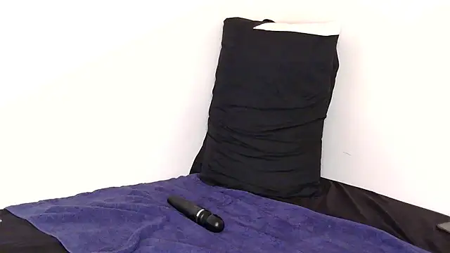 BadZuluBitch online show from 02/08/26, 04:37