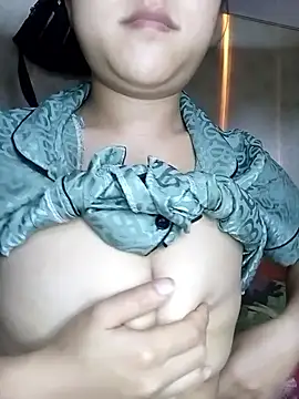 Quynhsumon online show from 03/29/26, 05:09