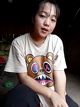 Quynhsumon online show from 04/03/26, 02:51