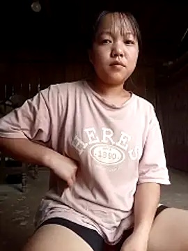 Quynhsumon online show from 04/16/26, 04:13