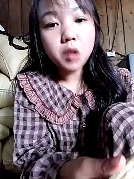 Quynhsumon online show from 04/19/26, 08:04