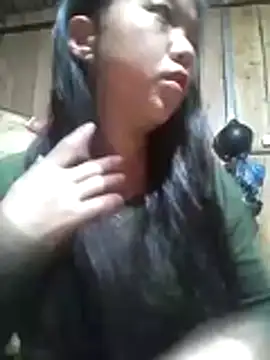 Quynhsumon online show from 10/31/25, 12:57