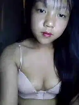 Quynhsumon online show from 11/11/25, 06:52