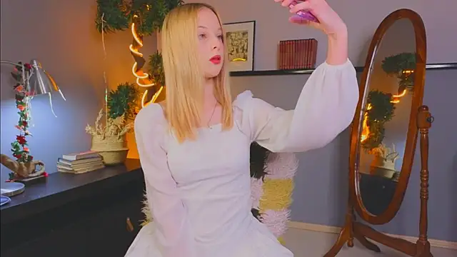 YungLyssy online show from 12/17/25, 03:33