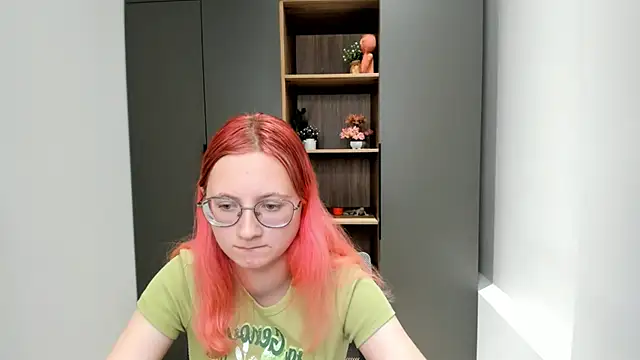 Snapshot of AdelaDelilla chatting on 10/23/25, 11:53 AdelaDelilla online show from 10/23/25, 11:53