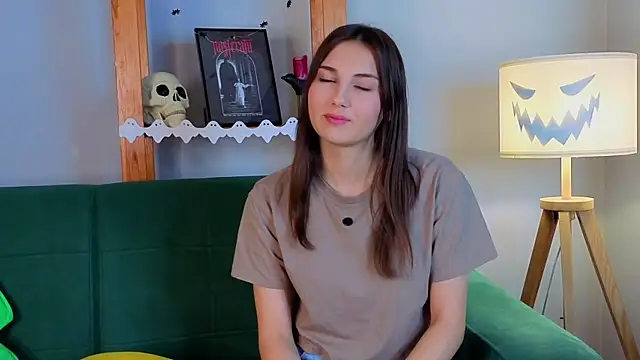 KateCahee online show from 10/30/25, 01:37