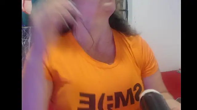 Snapshot of Debora_Cienfuegos25 chatting on 12/02/25, 01:28 Debora Cienfuegos25 online show from 12/02/25, 01:28