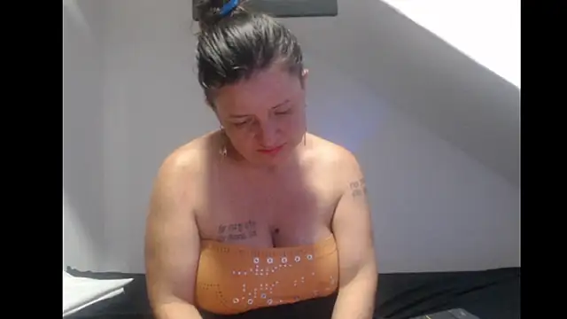 Debora Cienfuegos25 online show from 02/08/26, 03:04