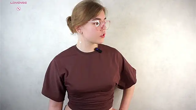 MelodyBaur online show from 04/15/26, 01:04