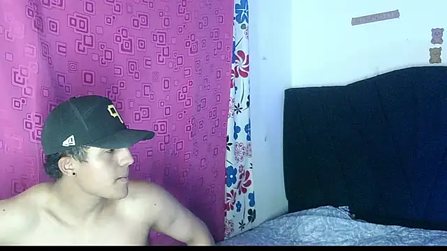 Snapshot of ReferredArtwork chatting on 10/29/25, 01:04 ReferredArtwork online show from 10/29/25, 01:04